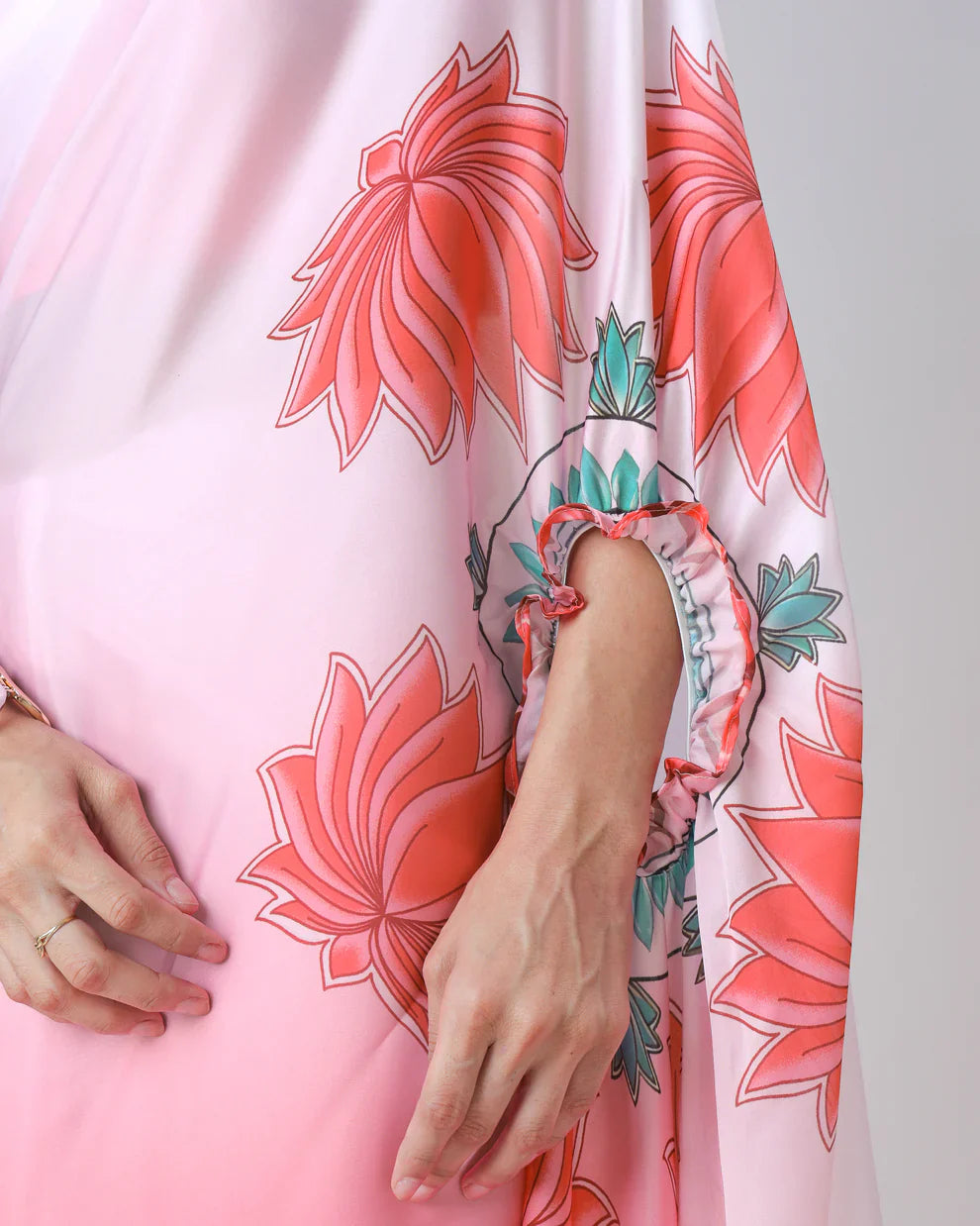 Vastrikaara Beautiful Ombre Lotus Mandalaa Print Freehand Designer Saree