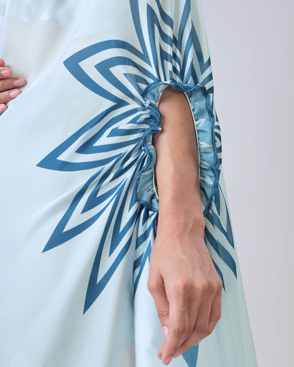 Vastrikaara Lovely Sea Blue Floral Stripes Freehand Saree