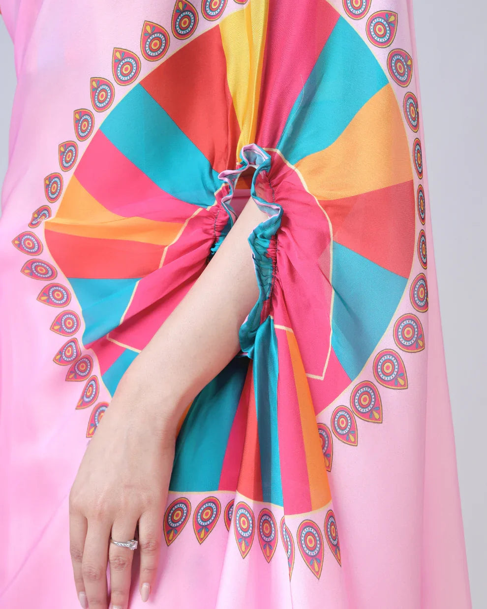 Vastrikaara Pink Ethnic Contrast Border Freehand Designer Saree