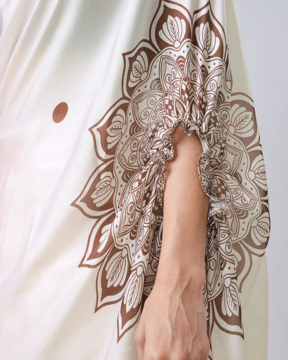 Vastrikaara Cream Mandalaaa Print Freehand Designer Saree