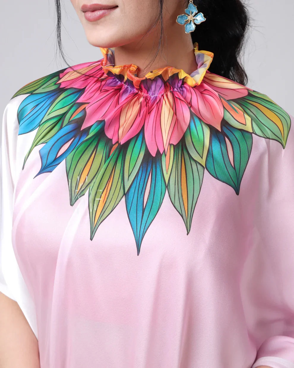 Vastrikaara Pink Chevron Floral Freehand Designer Saree