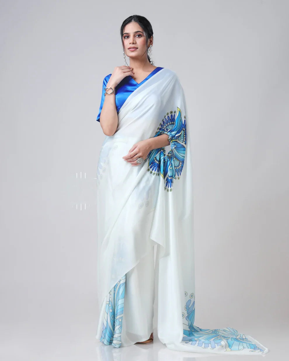 Vastrikaara Trendsetting Royal Mandalaa Freehand Satin Saree