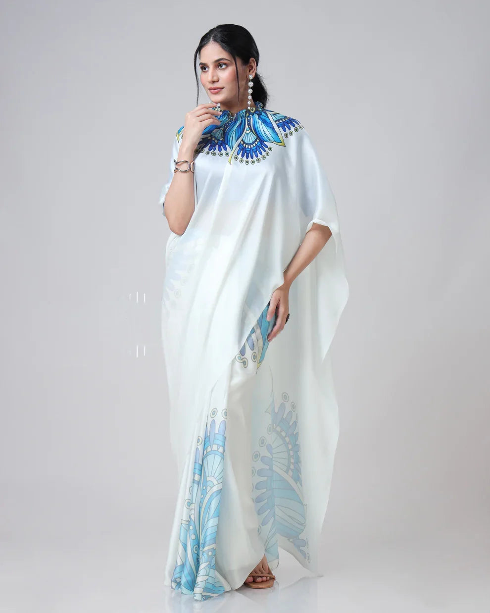 Vastrikaara Trendsetting Royal Mandalaa Freehand Satin Saree